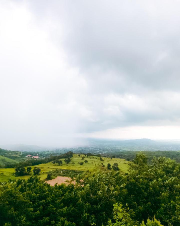 Anand Valley Hotel Panhala Екстер'єр фото
