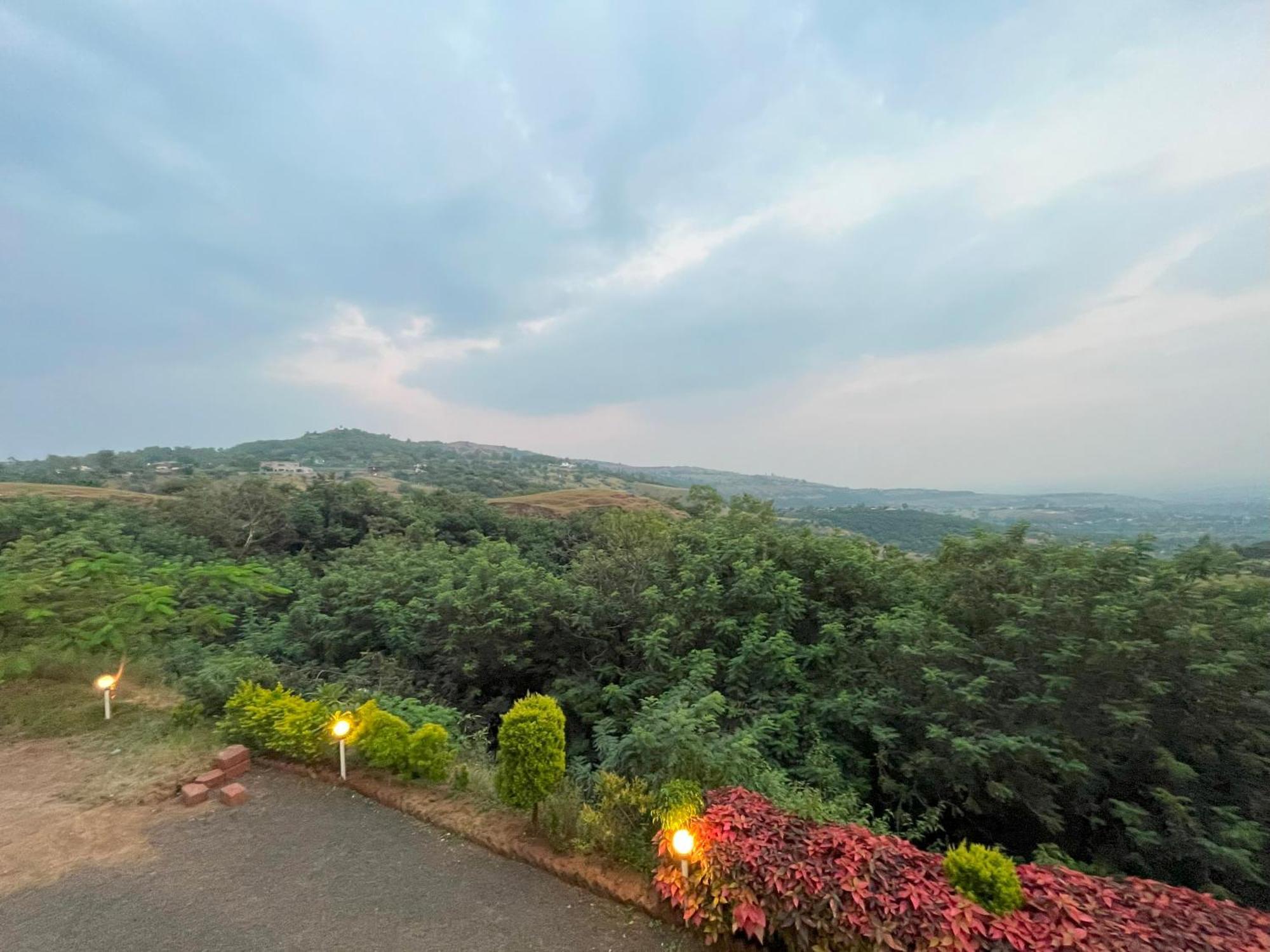 Anand Valley Hotel Panhala Екстер'єр фото